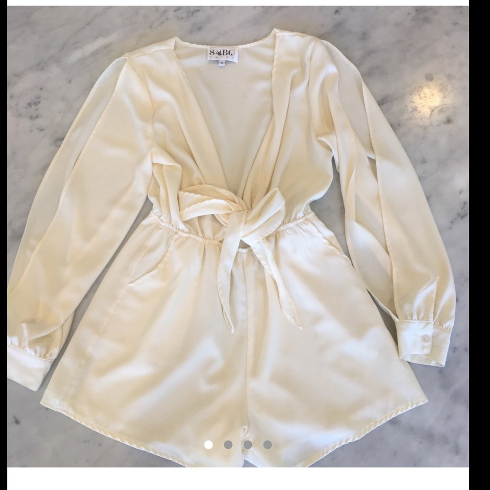 Romper - Picture 2 of 4